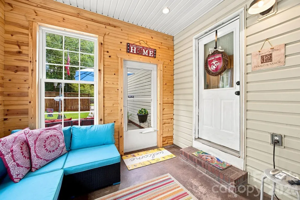 359 Huffstetler Lake Road Dallas, NC 28034