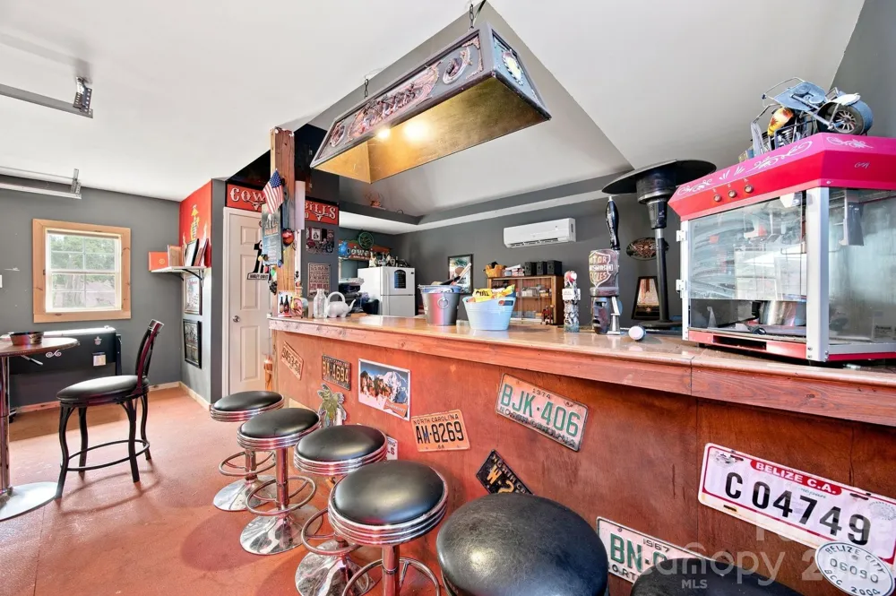 359 Huffstetler Lake Road Dallas, NC 28034