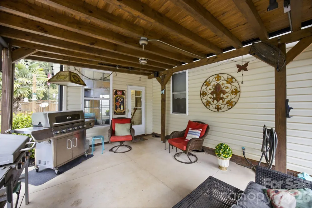 359 Huffstetler Lake Road Dallas, NC 28034