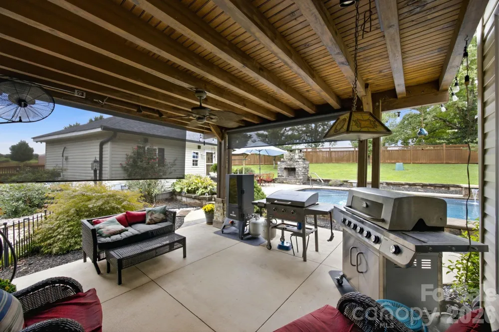 359 Huffstetler Lake Road Dallas, NC 28034