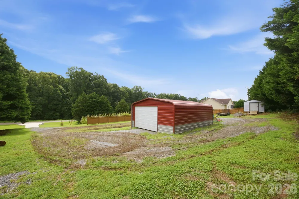 359 Huffstetler Lake Road Dallas, NC 28034