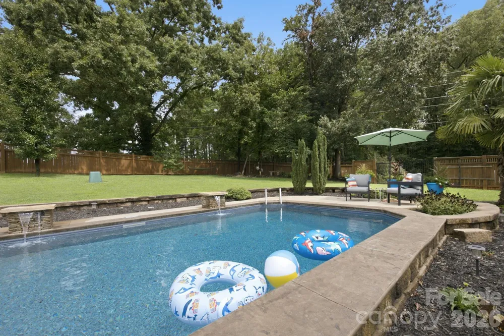 359 Huffstetler Lake Road Dallas, NC 28034