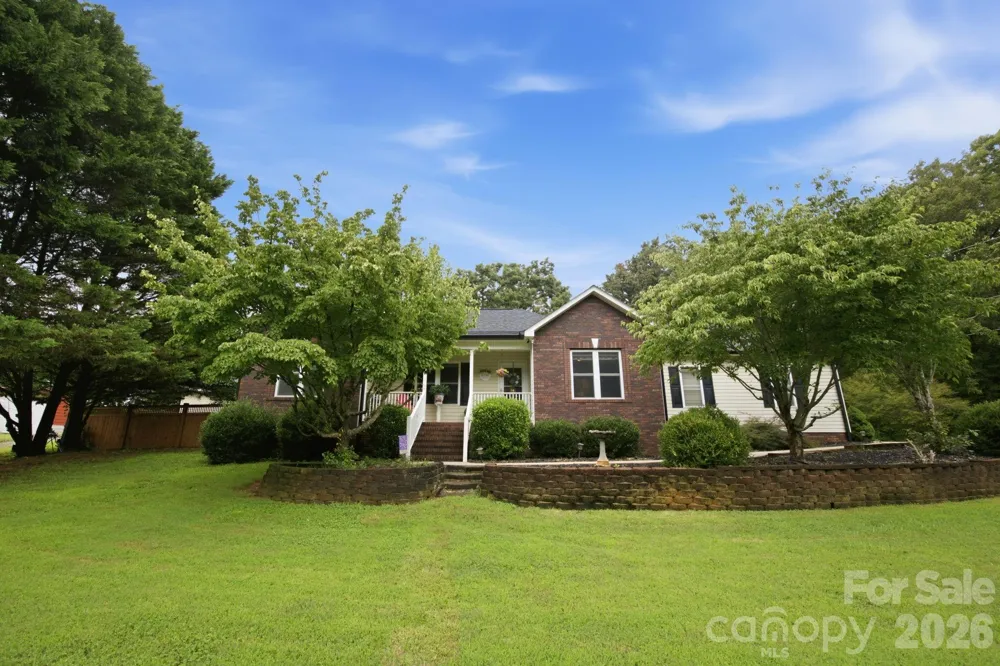 359 Huffstetler Lake Road Dallas, NC 28034