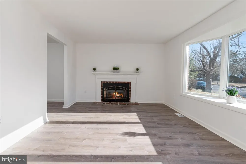 402 S CHERRY GROVE AVENUE Annapolis, MD 21401