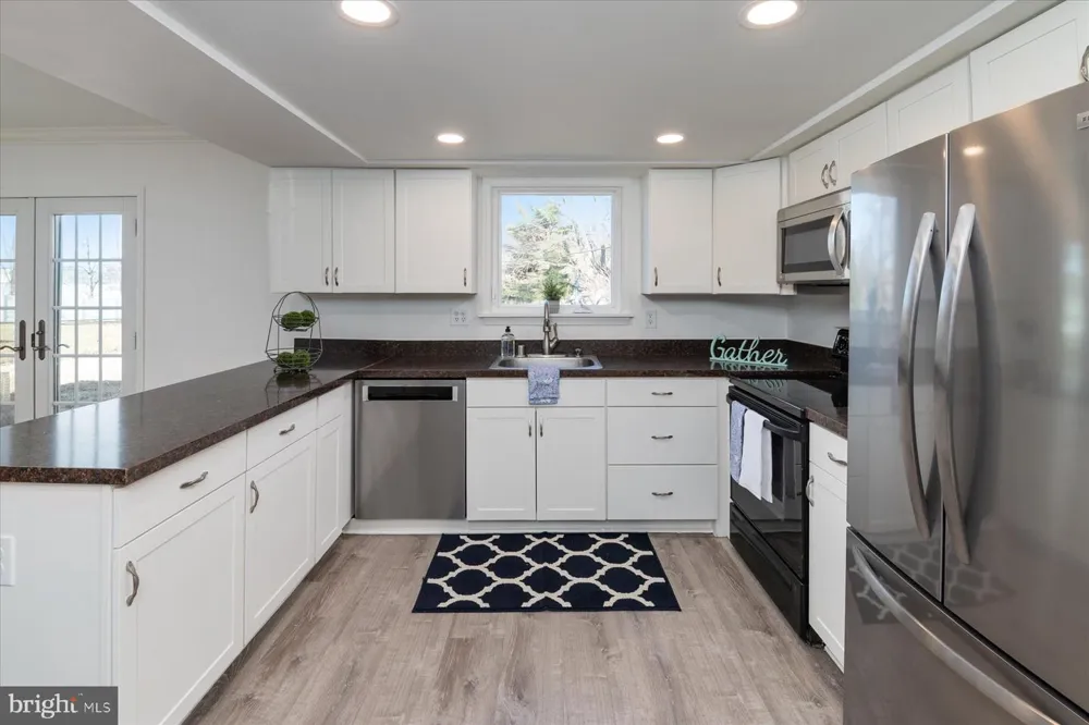 402 S CHERRY GROVE AVENUE Annapolis, MD 21401
