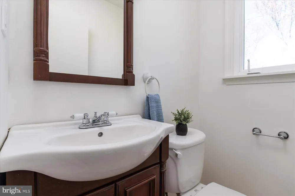 402 S CHERRY GROVE AVENUE Annapolis, MD 21401