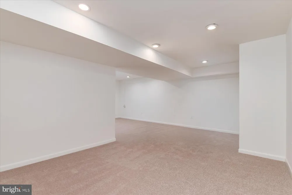 402 S CHERRY GROVE AVENUE Annapolis, MD 21401