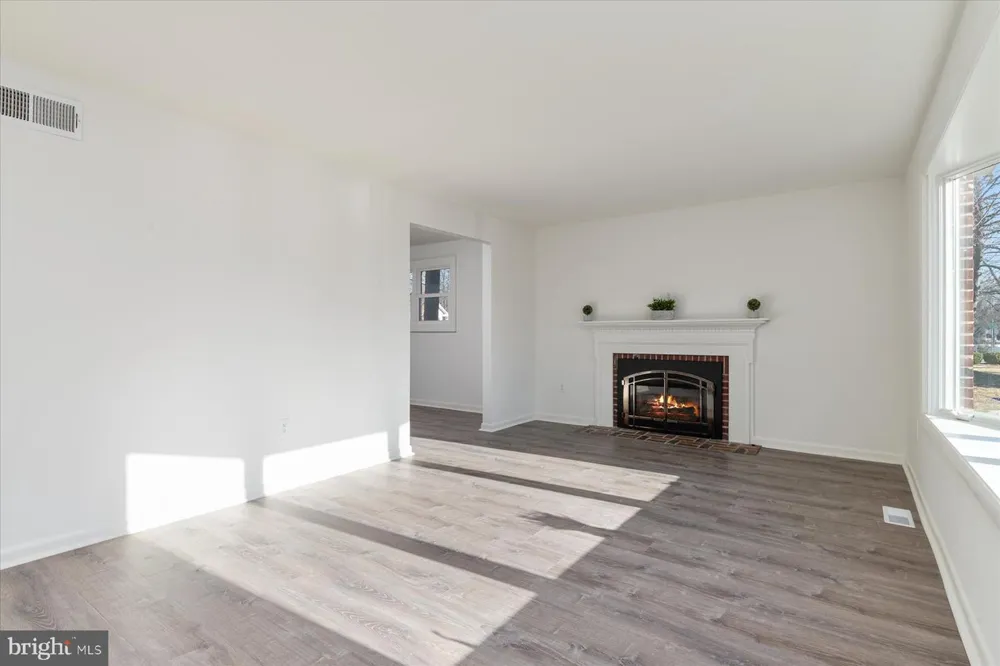 402 S CHERRY GROVE AVENUE Annapolis, MD 21401