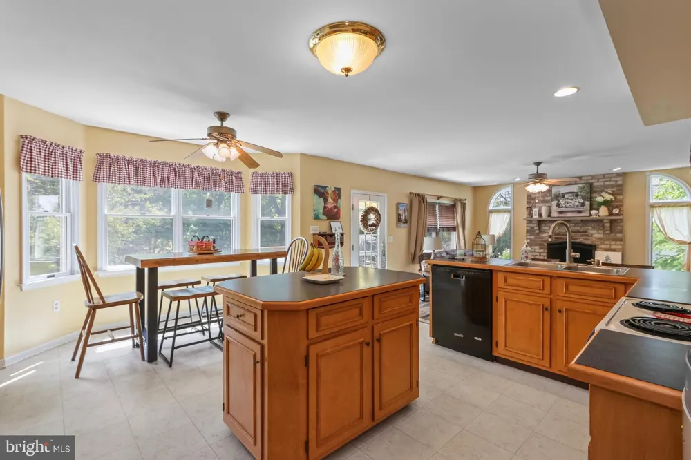 4006 CREST VIEW DRIVE Stroudsburg, PA 18360
