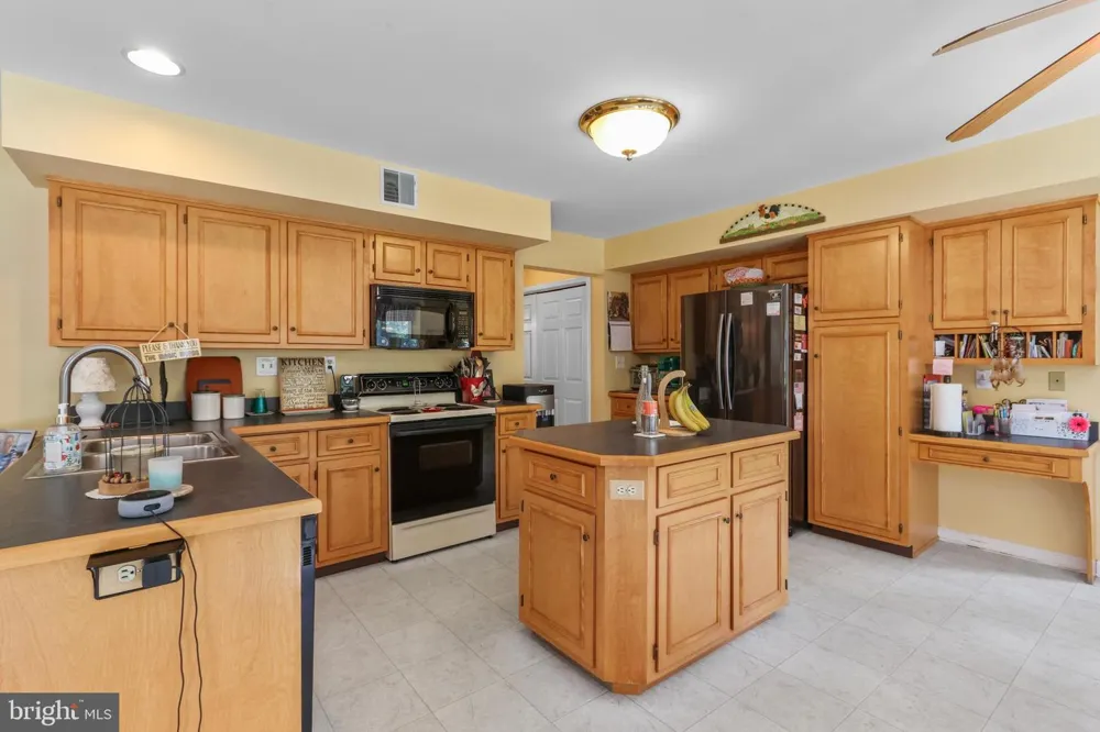 4006 CREST VIEW DRIVE Stroudsburg, PA 18360