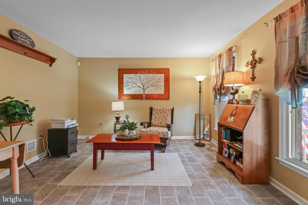4006 CREST VIEW DRIVE Stroudsburg, PA 18360
