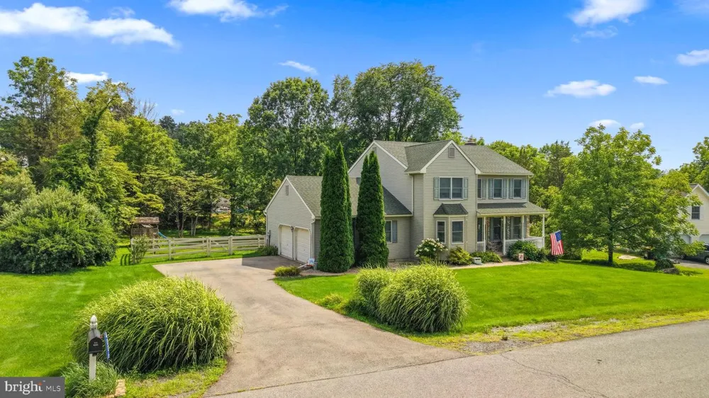 4006 CREST VIEW DRIVE Stroudsburg, PA 18360