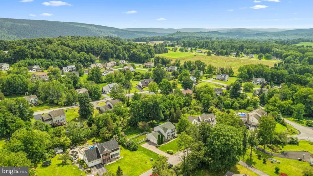 4006 CREST VIEW DRIVE Stroudsburg, PA 18360