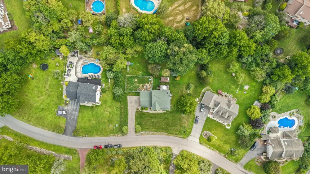 4006 CREST VIEW DRIVE Stroudsburg, PA 18360