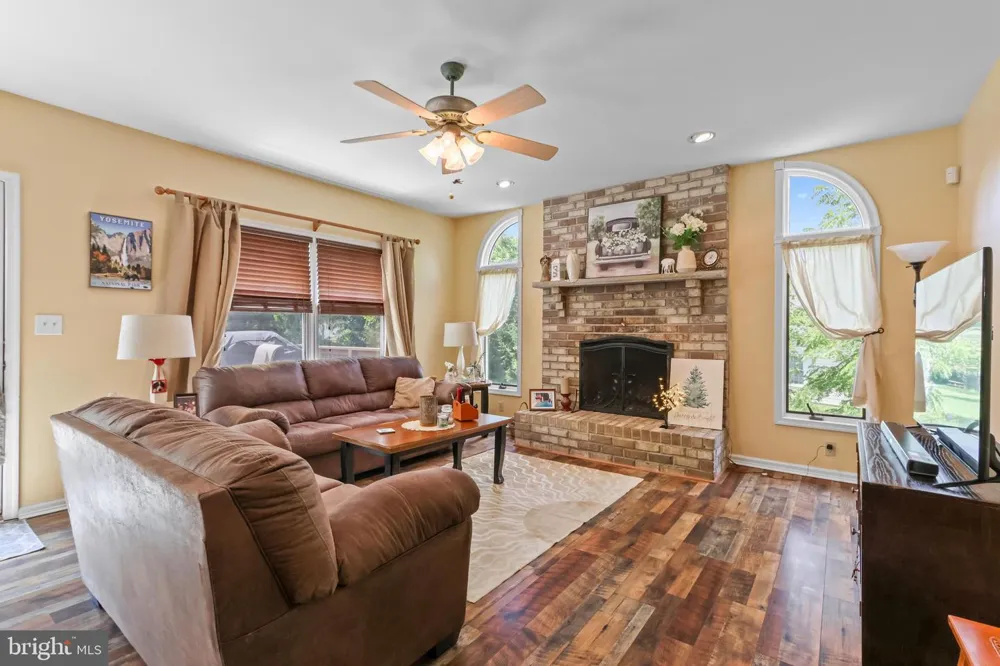 4006 CREST VIEW DRIVE Stroudsburg, PA 18360
