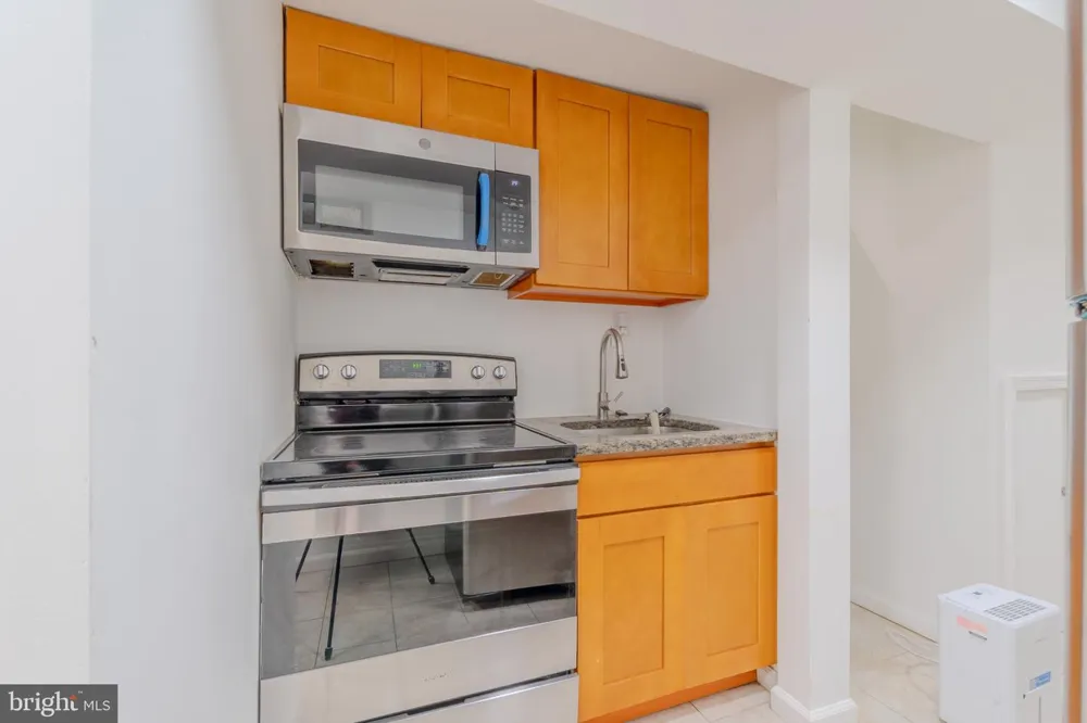 2340 12TH Philadelphia, PA 19133