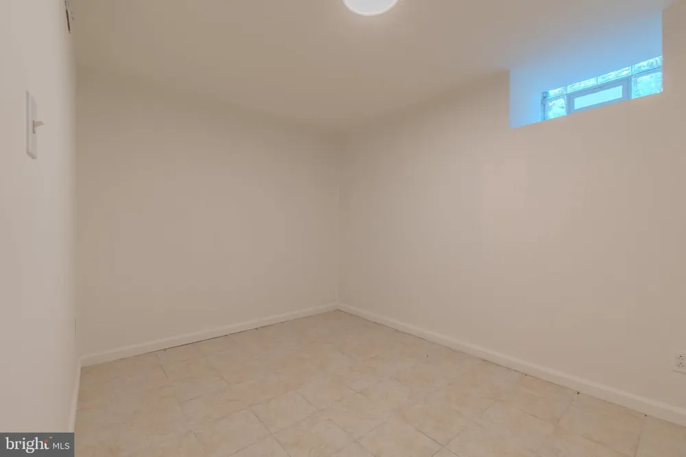 2340 12TH Philadelphia, PA 19133