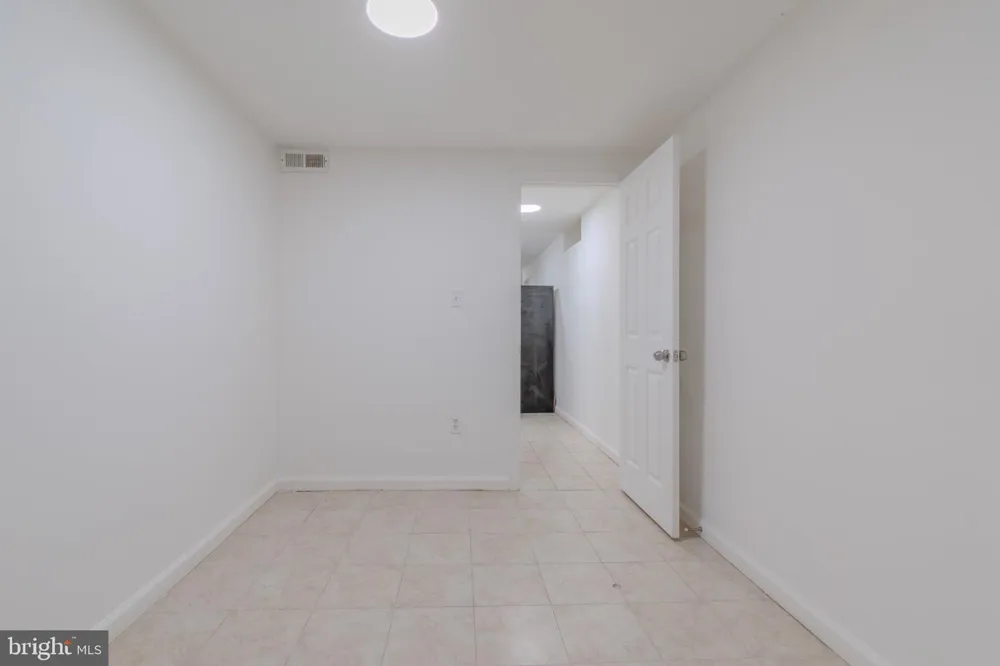 2340 12TH Philadelphia, PA 19133