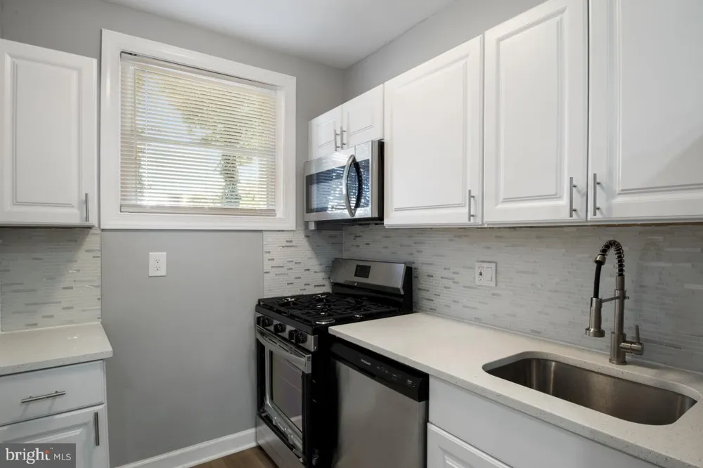 1202 DARLEY AVENUE Baltimore, MD 21218