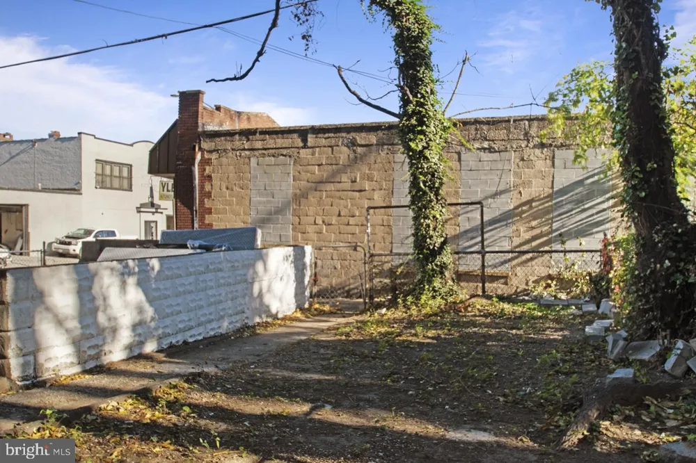 1202 DARLEY AVENUE Baltimore, MD 21218