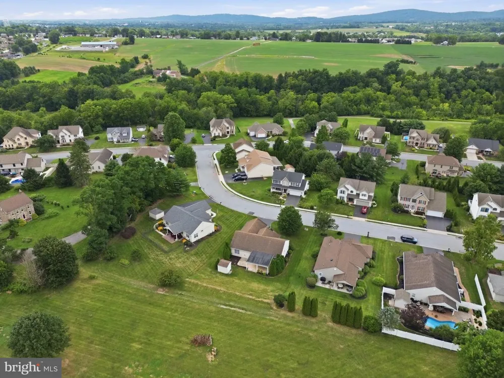 1456 WHEATFIELD DRIVE York, PA 17408