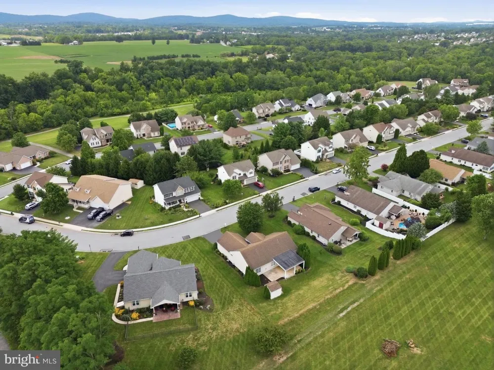 1456 WHEATFIELD DRIVE York, PA 17408