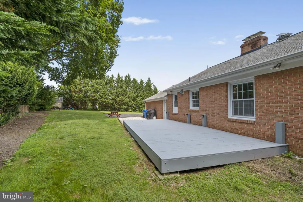 24100 DOREEN DRIVE Gaithersburg, MD 20882