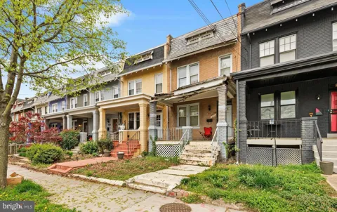 2626 10TH STREET NE