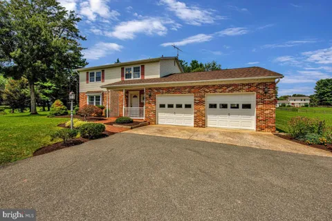 7464 FLAMEWOOD DRIVE