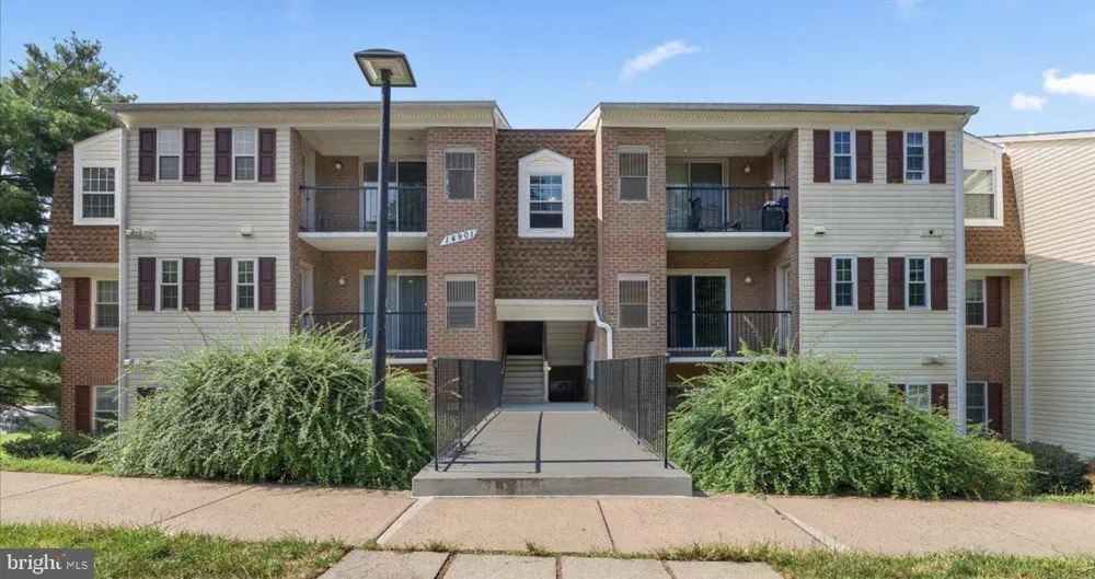 14901 RYDELL ROAD #101 Centreville, VA 20121