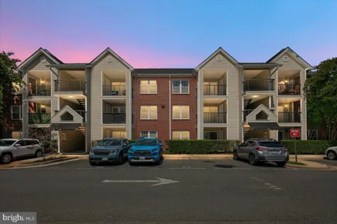 3306 WYNDHAM CIRCLE #127