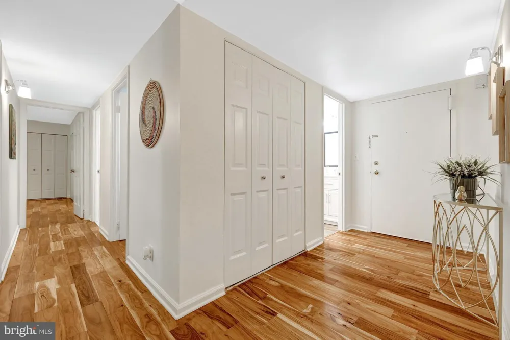 7630 PROVINCIAL DRIVE #104 Mclean, VA 22102