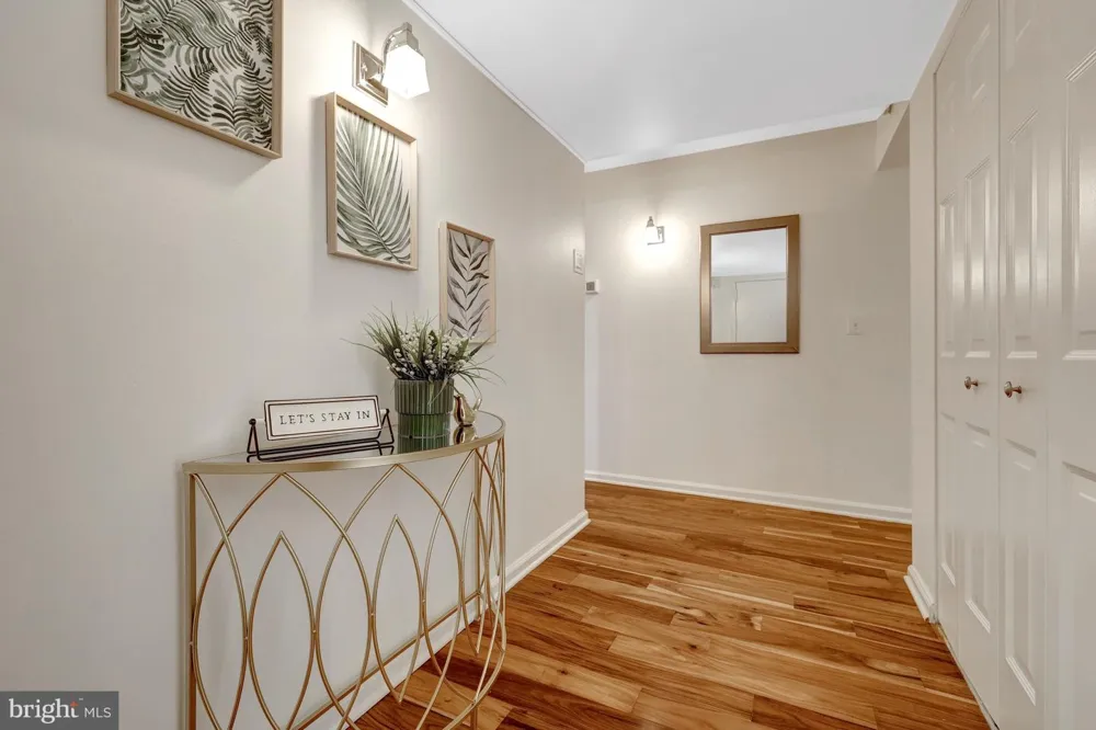 7630 PROVINCIAL DRIVE #104 Mclean, VA 22102