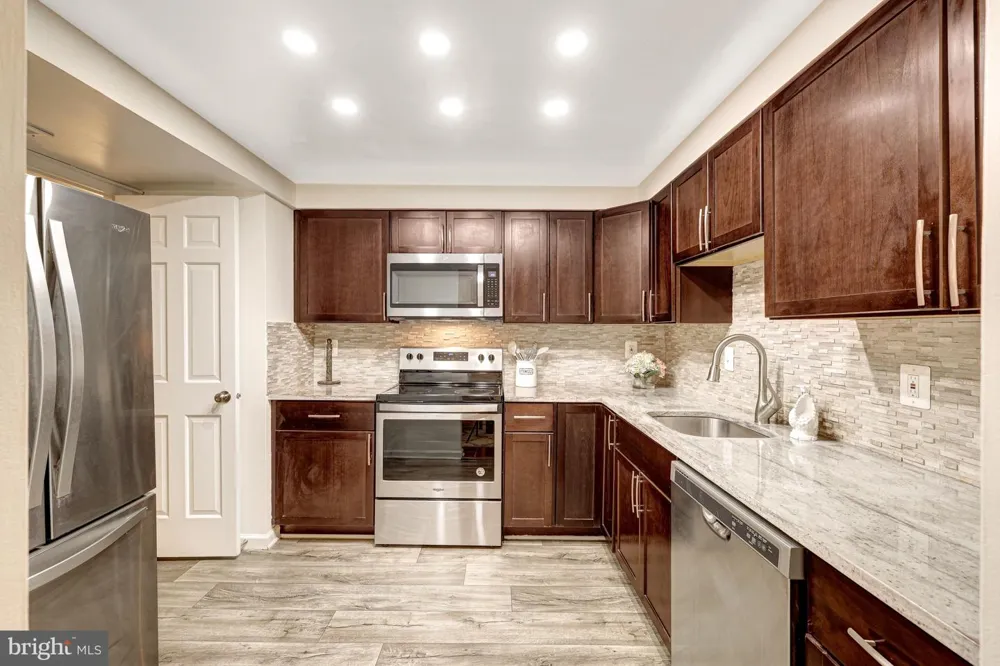 7630 PROVINCIAL DRIVE #104 Mclean, VA 22102