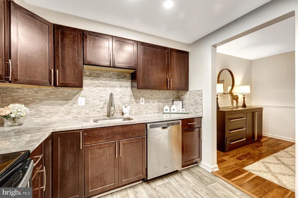 7630 PROVINCIAL DRIVE #104 Mclean, VA 22102