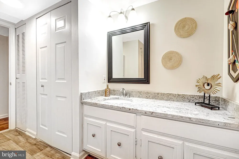 7630 PROVINCIAL DRIVE #104 Mclean, VA 22102