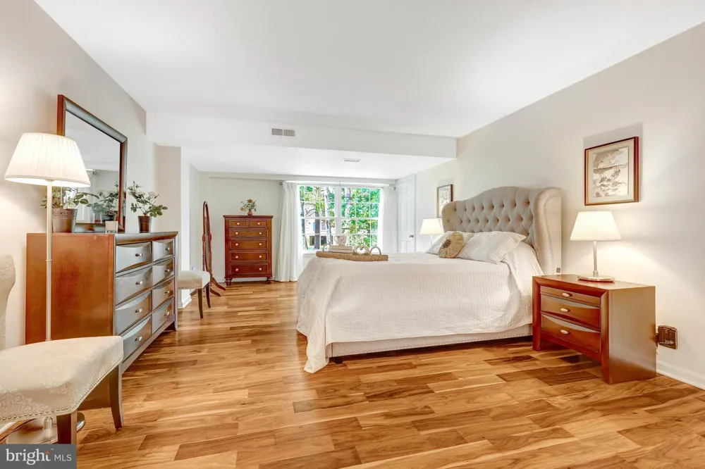 7630 PROVINCIAL DRIVE #104 Mclean, VA 22102