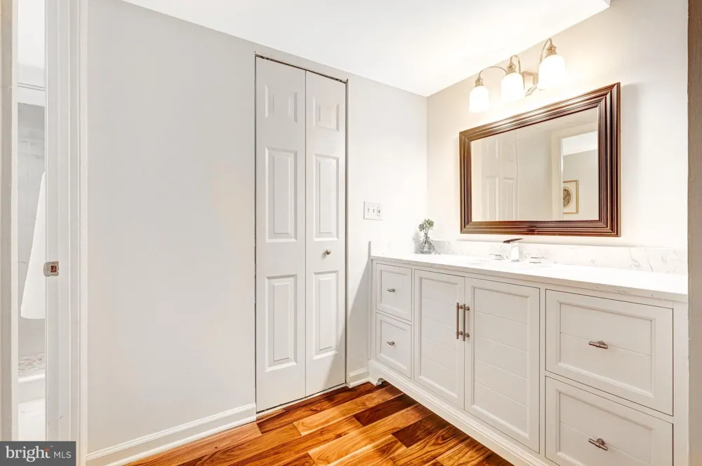 7630 PROVINCIAL DRIVE #104 Mclean, VA 22102