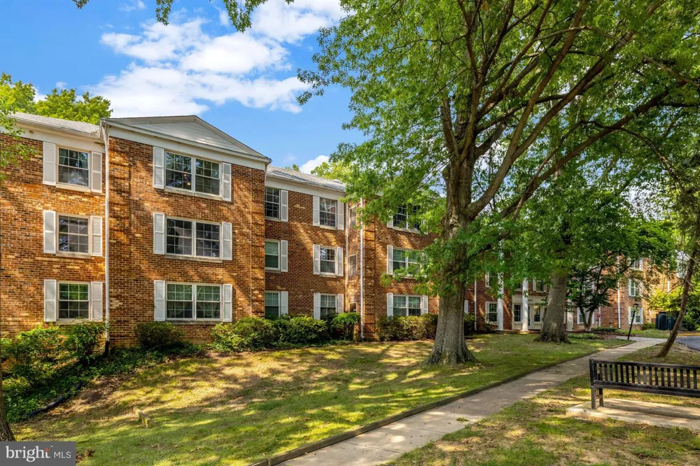 7630 PROVINCIAL DRIVE #104 Mclean, VA 22102