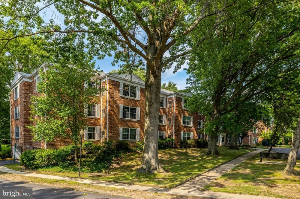 7630 PROVINCIAL DRIVE #104 Mclean, VA 22102