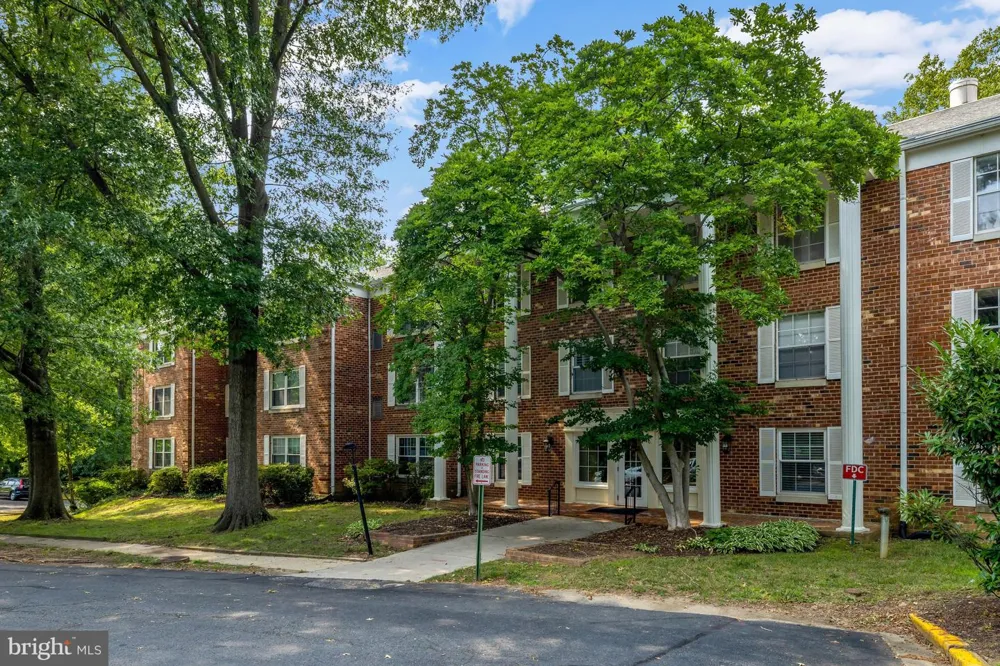 7630 PROVINCIAL DRIVE #104 Mclean, VA 22102