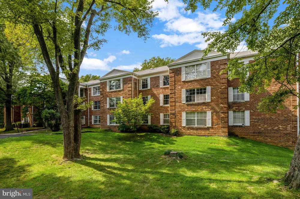 7630 PROVINCIAL DRIVE #104 Mclean, VA 22102