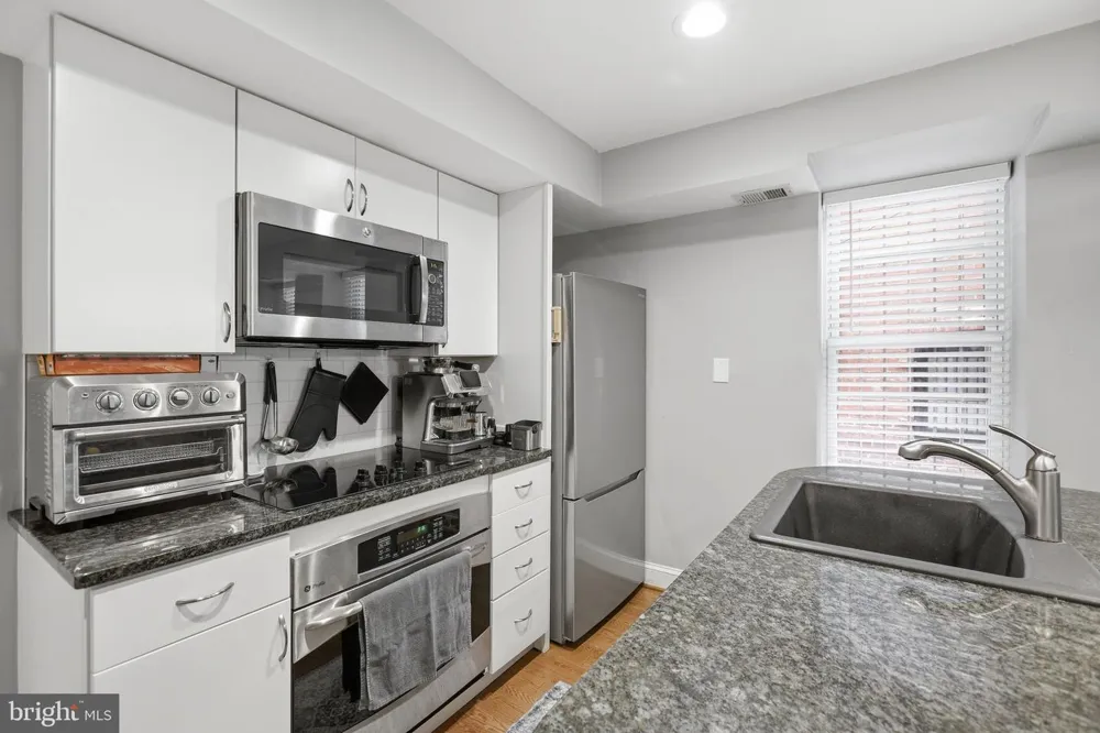 1527 16TH STREET NW #1 Washington, DC 20036