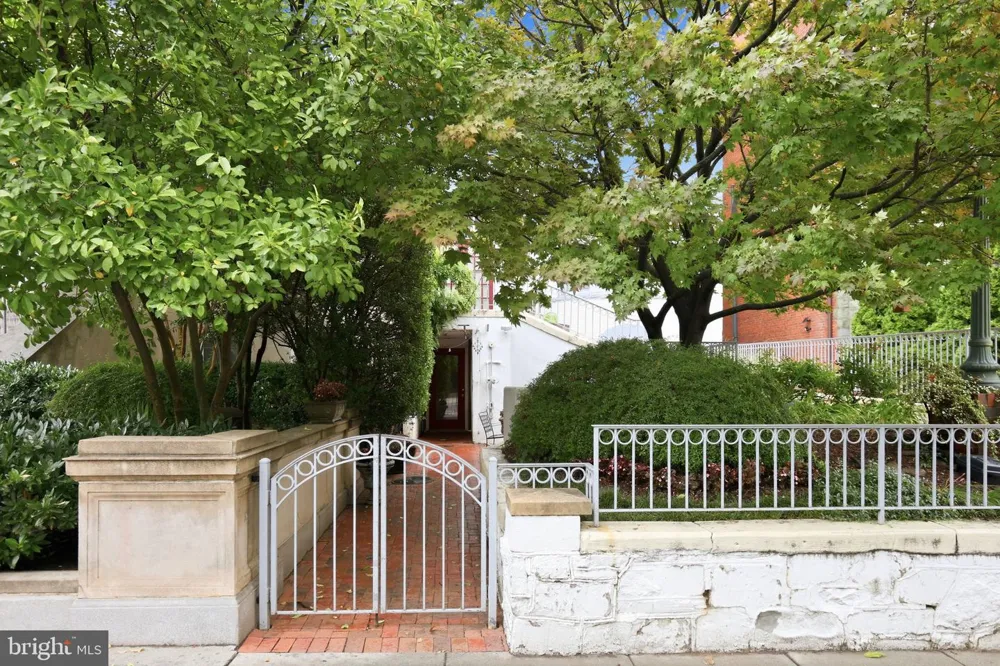 1527 16TH STREET NW #1 Washington, DC 20036