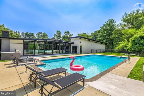 3602 BARBERRY COURT