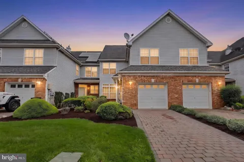 16 SHELLEY CIRCLE