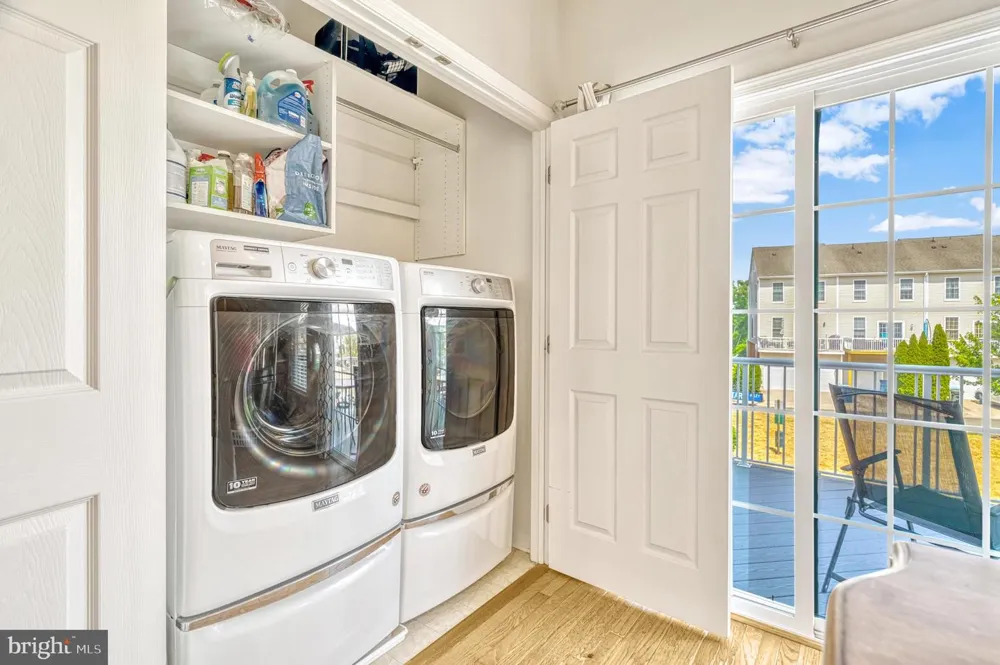 25368 SHIPLEY TERRACE Chantilly, VA 20152