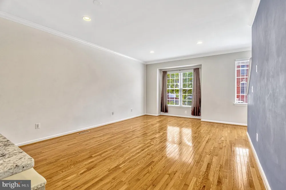 25368 SHIPLEY TERRACE Chantilly, VA 20152