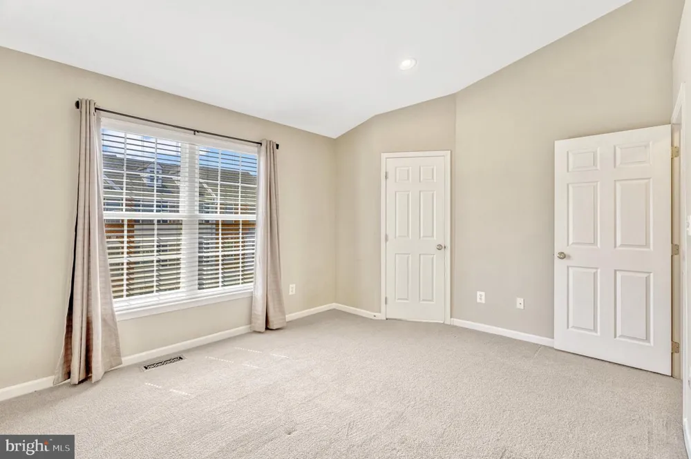 25368 SHIPLEY TERRACE Chantilly, VA 20152