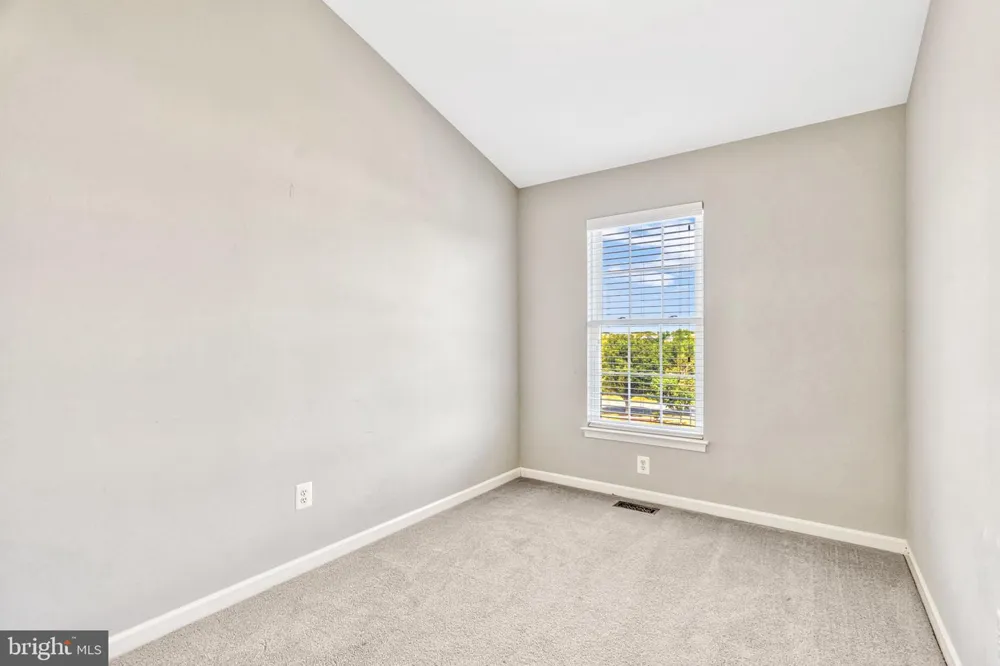 25368 SHIPLEY TERRACE Chantilly, VA 20152